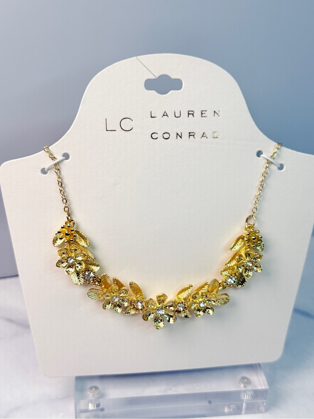 🚨3 for $15🚨 Lauren Conrad Gold Tone Flower and Leaf Crystal Necklace